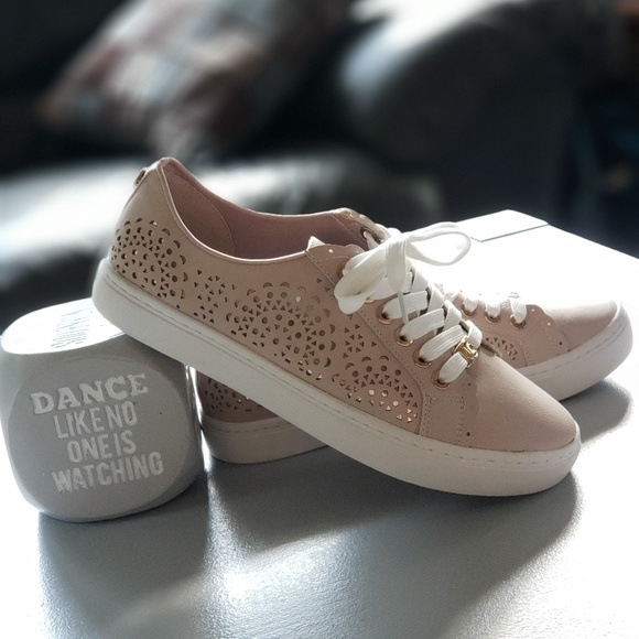 Liz Claiborne Shoes - Liz Claiborne Winslow Blush Pink Fashion Sneakers